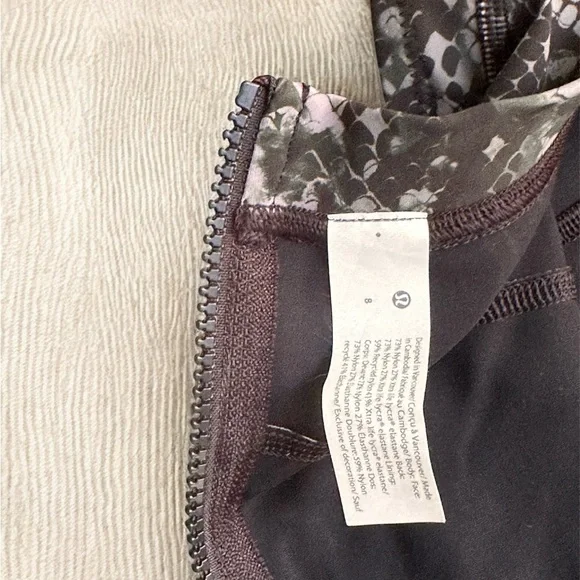 Lululemon Zip Back Paddle Swim Suit
Hideaway Multi Print Size 8 High Neck - Picture 7 of 12